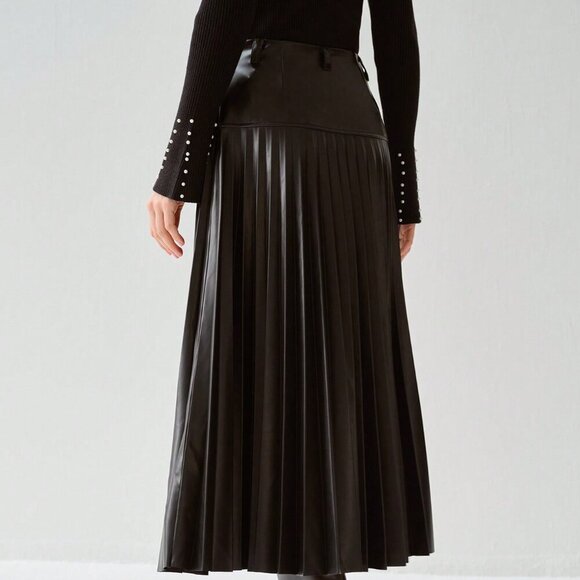 Black Casual Women's Romantic Black Pleated PU Skirt - Picture 4 of 5